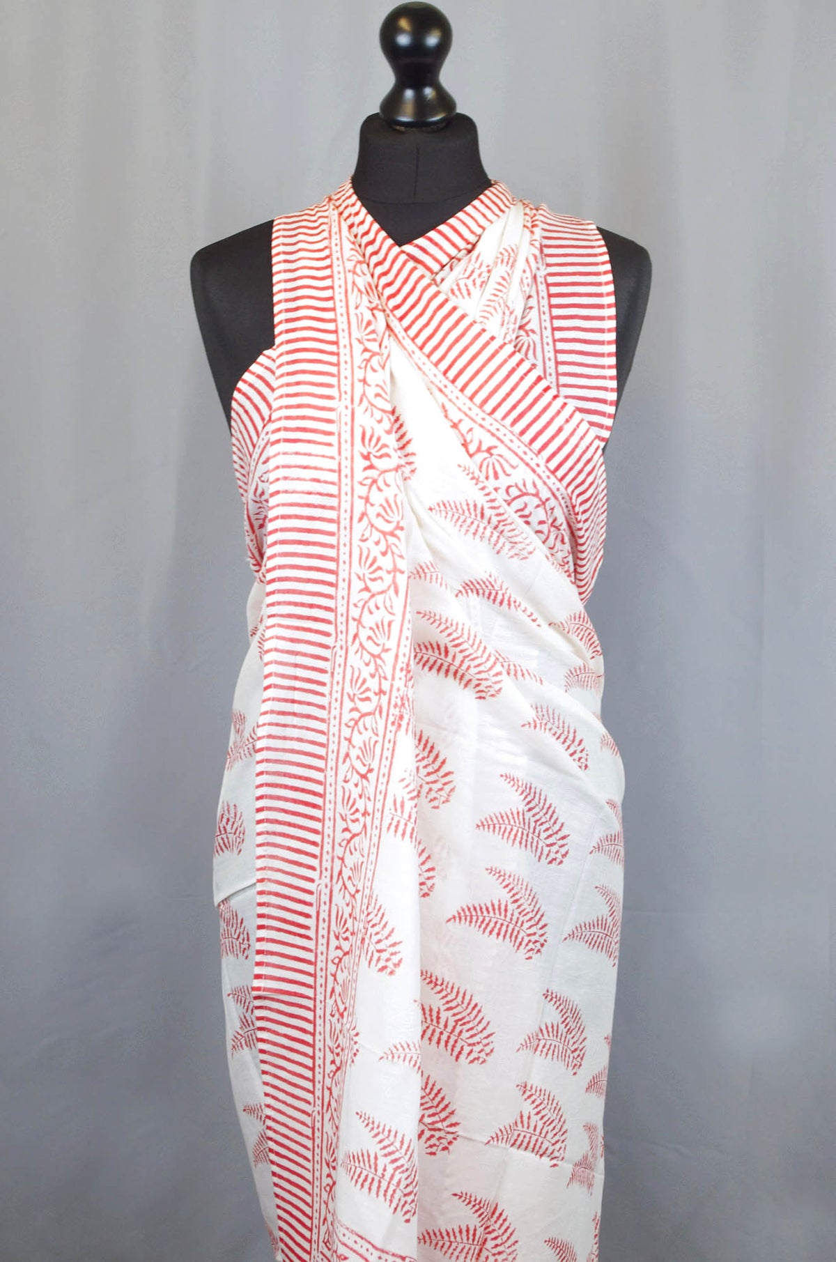 Beach Coverup Sarong Pareo - Red Fern Leaf
