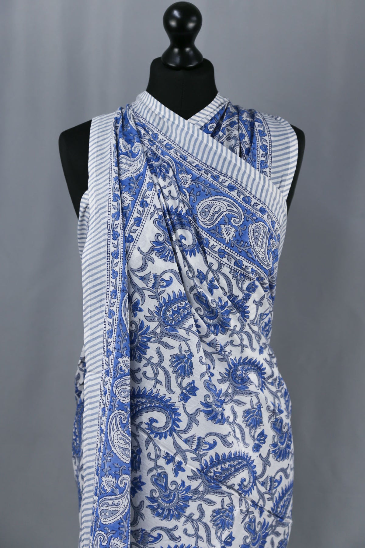 Beach Coverup Sarong Pareo - Navy Blue Paisley