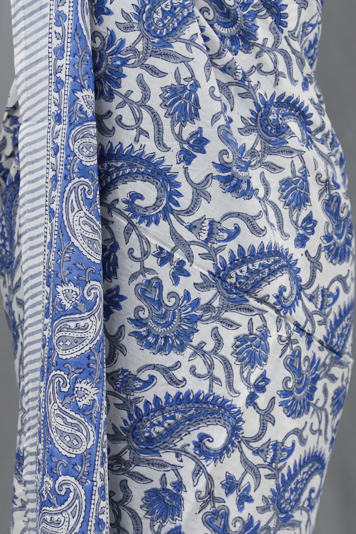 Strandüberwurf Sarong Pareo - Weiß Blau Paisley