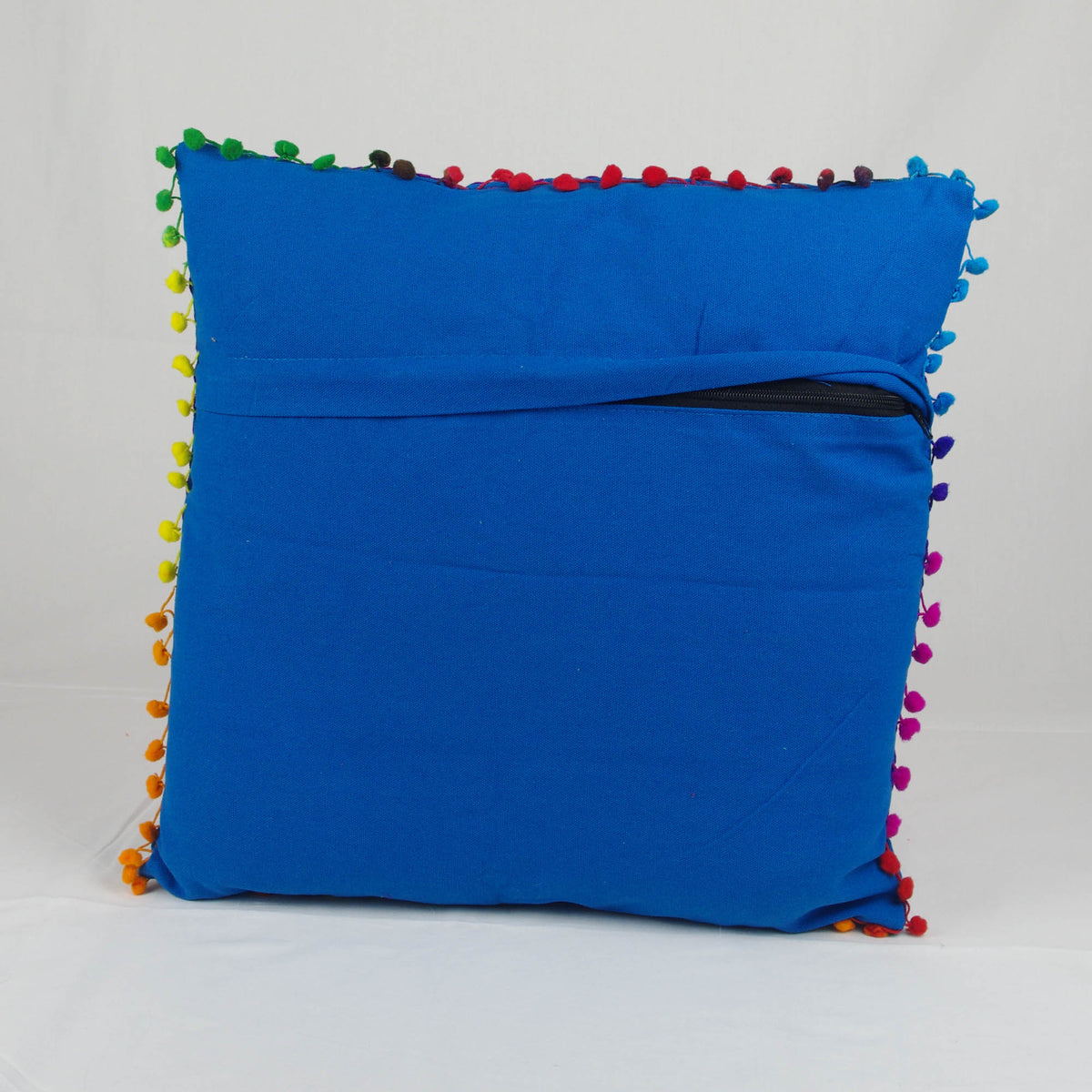 Suzani Quadratischer Kissenbezug aus bestickter Baumwolle aus Wolle - Blau