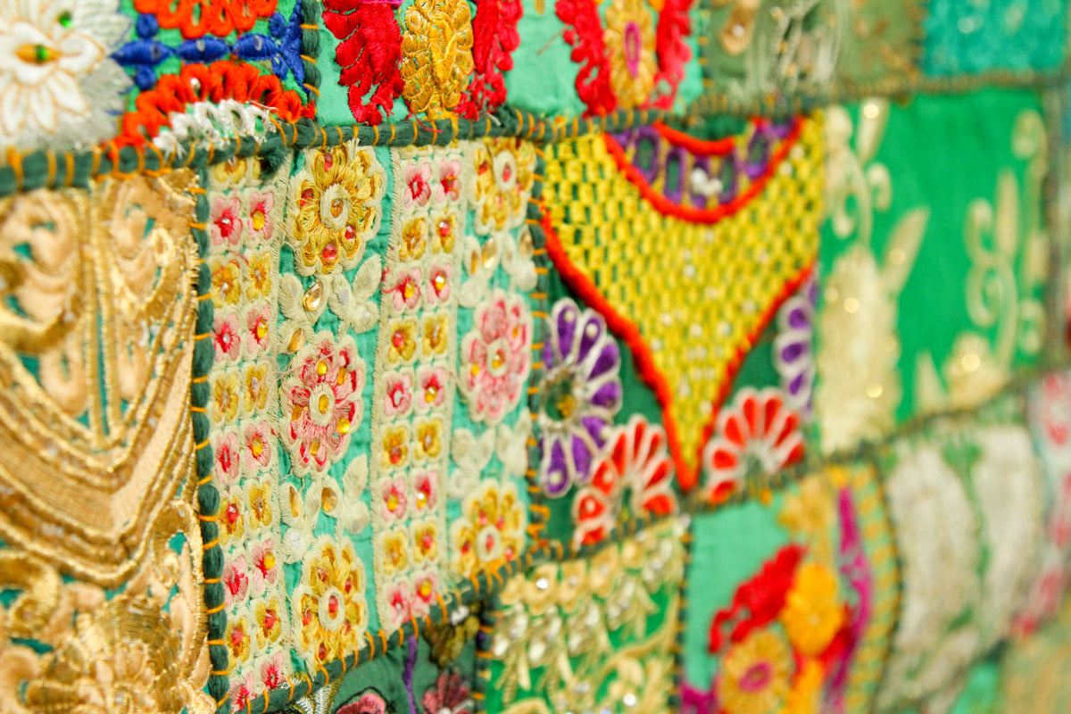 Grüner indischer Vintage böhmischer handgemachter Wandbehang